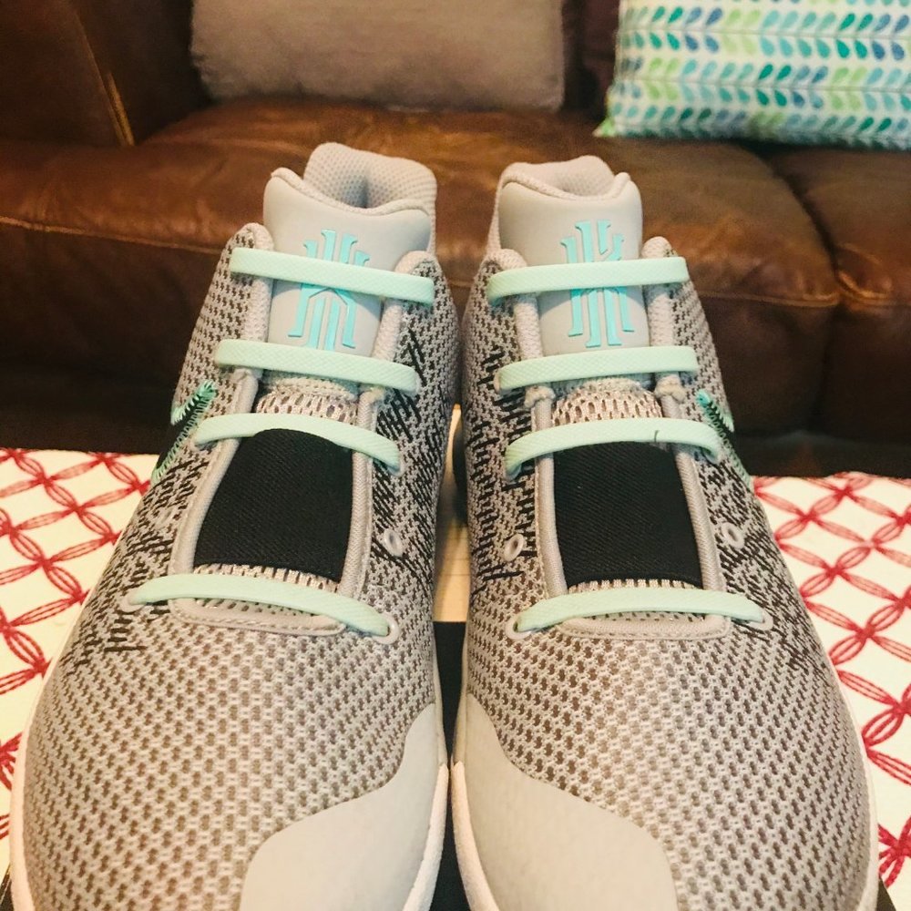 Nike Kyrie Flytrap 2 W/ Custom Laces - image 5